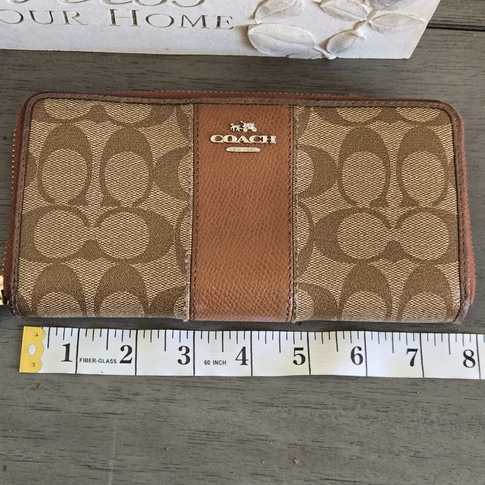 Coach Wallet - Picture 10 of 11
